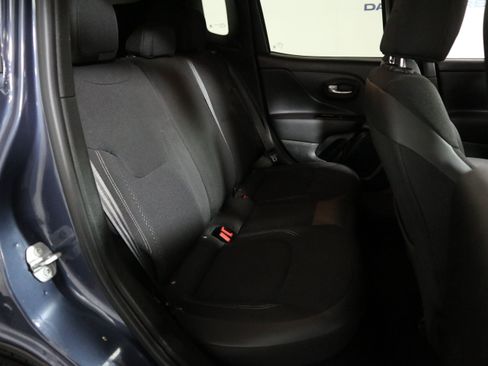 Used 2023 Jeep Renegade Latitude w/ Premium Group AWD/4WD image 21