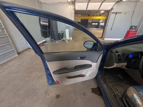 Used 2012 Hyundai Elantra FWD image 20