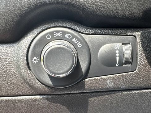 Used 2023 Dodge Durango GT AWD/4WD image 18
