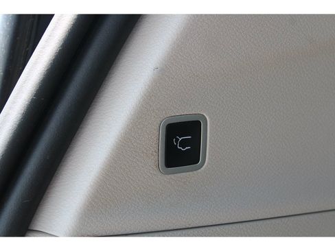 Used 2023 Chrysler Pacifica Limited image 11