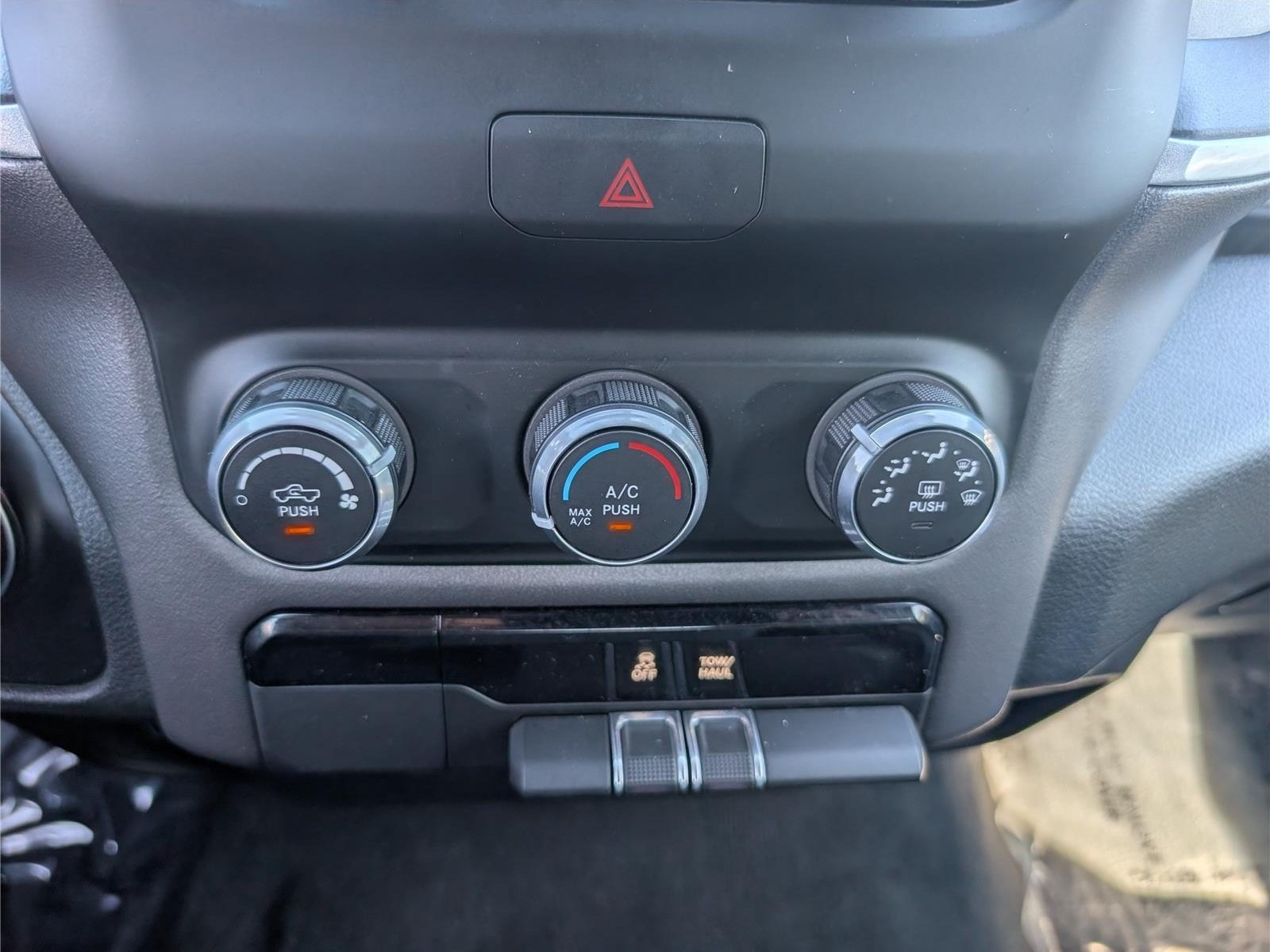 Used 2022 RAM 1500 Big Horn AWD/4WD image 28