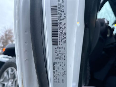 Used 2015 Jeep Wrangler Rubicon w/ Power Convenience Group image 24