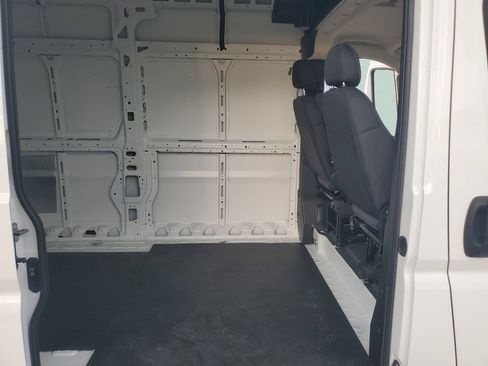 Used 2025 RAM ProMaster 2500 FWD image 10
