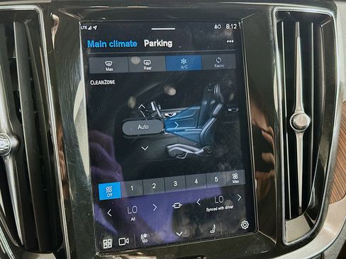 Used 2024 Volvo S60 B5 Plus image 24