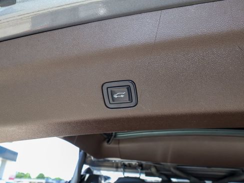 Used 2022 GMC Yukon Denali AWD/4WD image 6