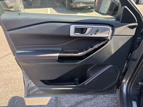 Used 2024 Ford Explorer ST-Line w/ Class IV Trailer Tow Package image 11