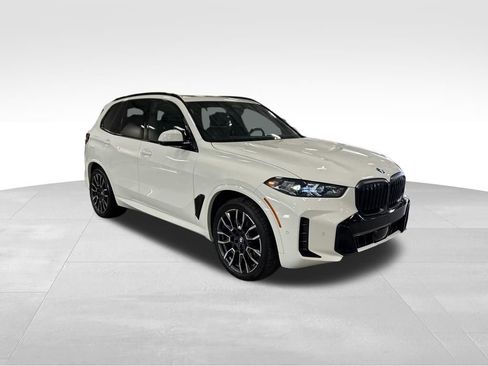 Used 2024 BMW X5 xDrive40i w/ M Sport Package image 4