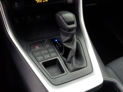 Used 2019 Toyota RAV4 LE w/ All Weather Liner Package AWD/4WD image 19