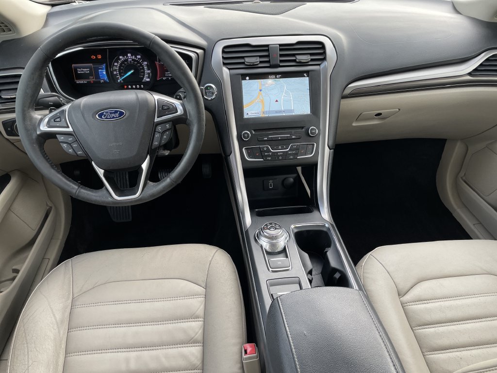 Used 2017 Ford Fusion SE w/ Fusion SE Technology Package FWD image 15