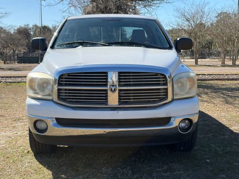 Used 2008 Dodge Ram 1500 Truck SLT image 2