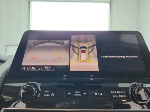 Used 2022 Nissan Armada Platinum image 30