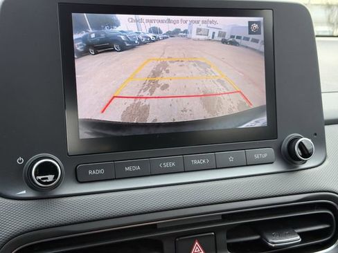 Used 2023 Hyundai Kona SE image 17