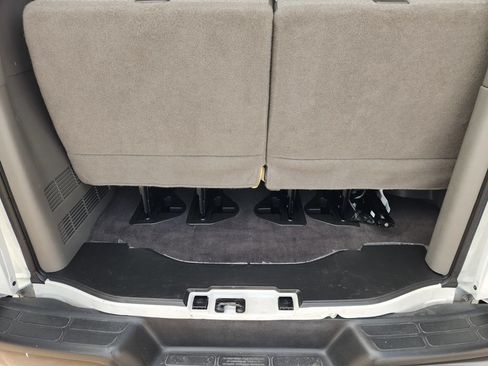 Used 2025 Chevrolet Express 3500 LS RWD image 30