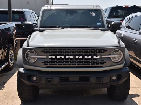 Certified 2023 Ford Bronco Badlands w/ Sasquatch Package AWD/4WD image 3