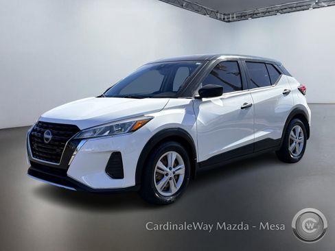 Used 2022 Nissan Kicks S image 8