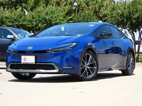 Certified 2025 Toyota Prius XLE image 26