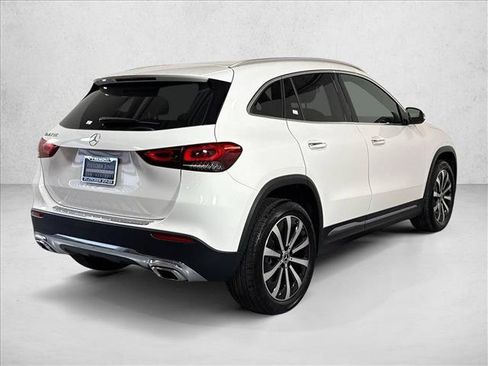 Used 2022 Mercedes-Benz GLA 250 w/ Premium Package Lite image 5
