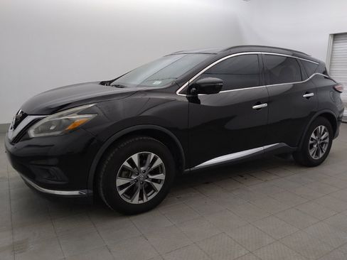 Used 2018 Nissan Murano SV FWD image 2