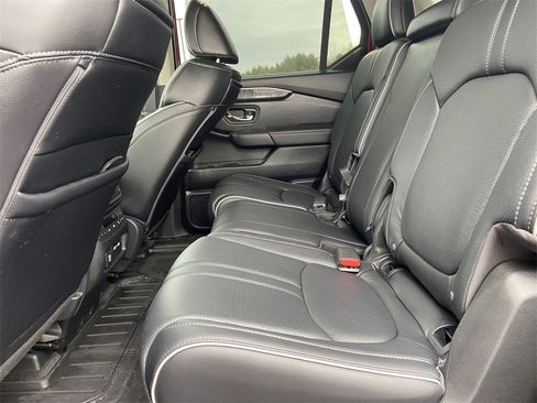 Used 2023 Honda Pilot Elite image 11