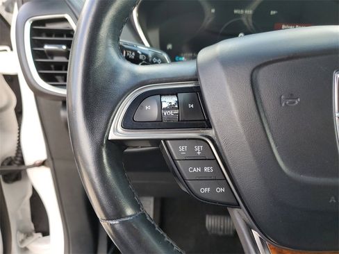 Used 2019 Lincoln Nautilus Reserve image 24