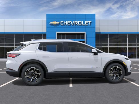 New 2026 Chevrolet Equinox EV LT FWD image 5