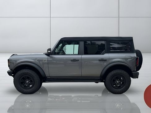 Used 2024 Ford Bronco Wildtrak image 2