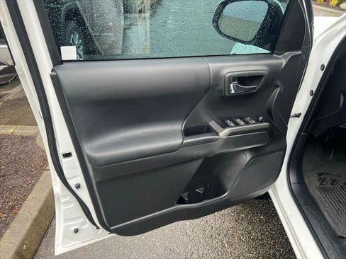 Certified 2023 Toyota Tacoma TRD Off-Road w/ Technology Package image 10