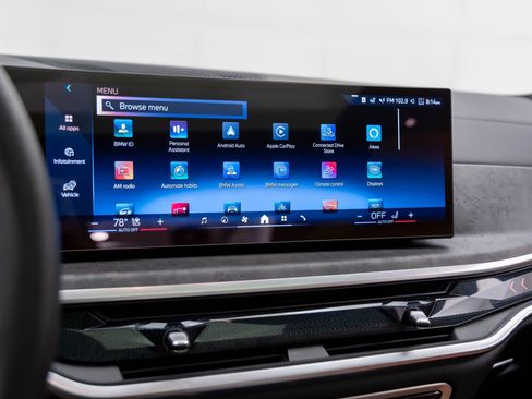 Used 2025 BMW X7 xDrive40i w/ M Sport Package image 25