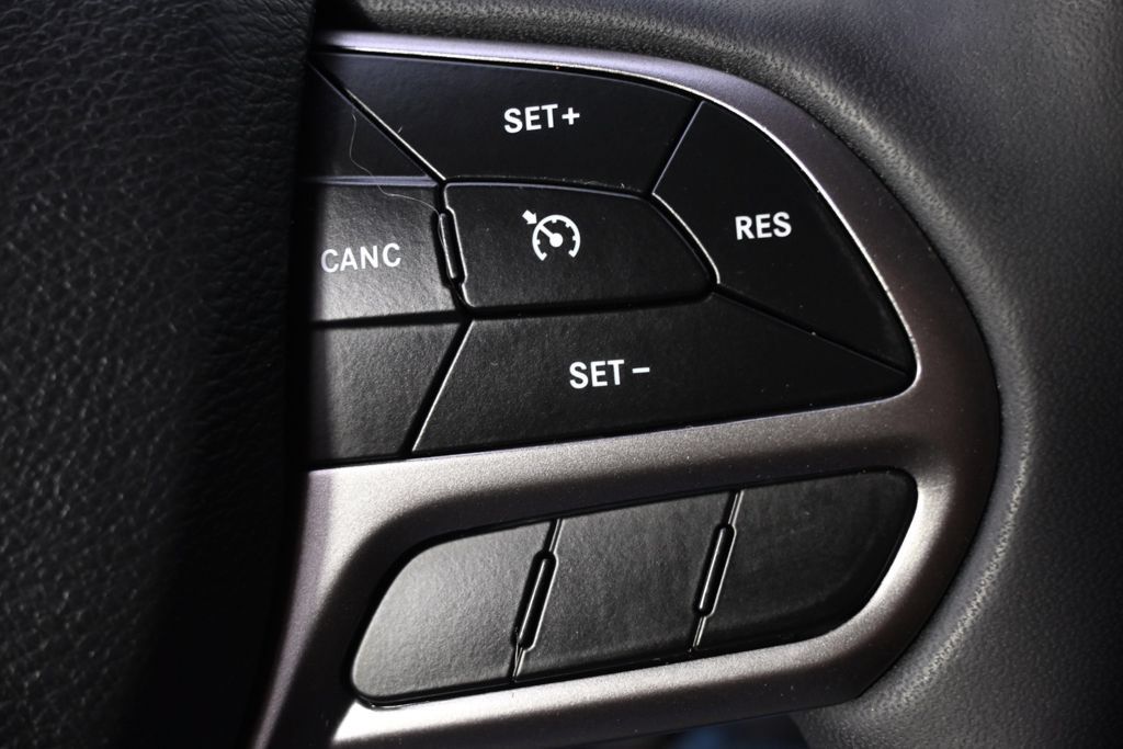 Used 2022 Jeep Cherokee Latitude Lux AWD/4WD image 34