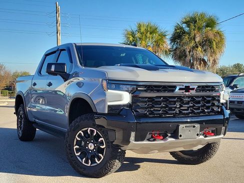 Used 2025 Chevrolet Silverado 1500 ZR2 w/ Technology Package image 1