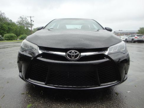 Used 2015 Toyota Camry XSE FWD image 2