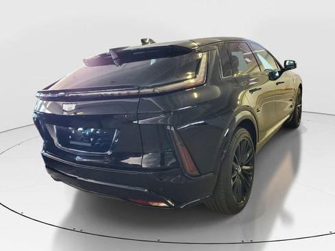 New 2026 Cadillac Lyriq Sport w/ LPO, ONYX Package AWD/4WD image 3