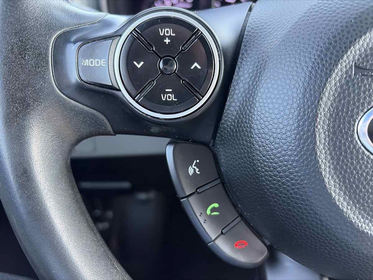 Used 2016 Kia Soul FWD image 36