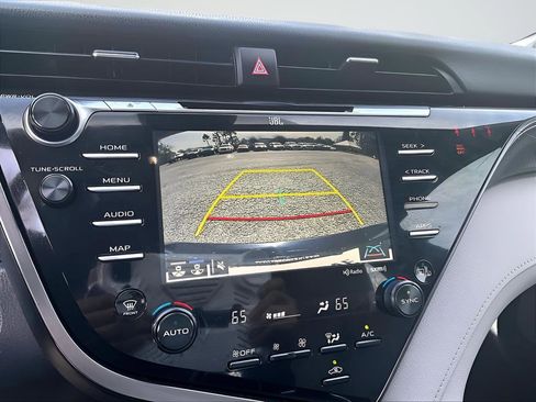 Used 2019 Toyota Camry XSE w/ Navigation Package FWD image 18