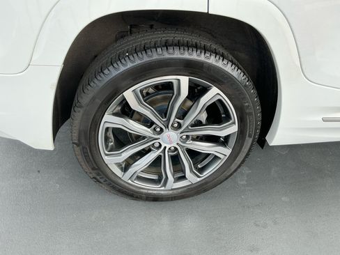 Used 2019 GMC Terrain Denali w/ Advanced Safety Package AWD/4WD image 29