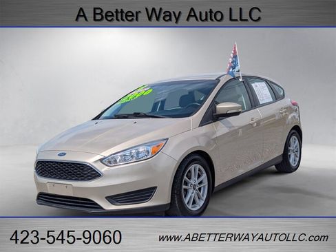 Used 2018 Ford Focus SE w/ Cold Weather Package FWD image 1