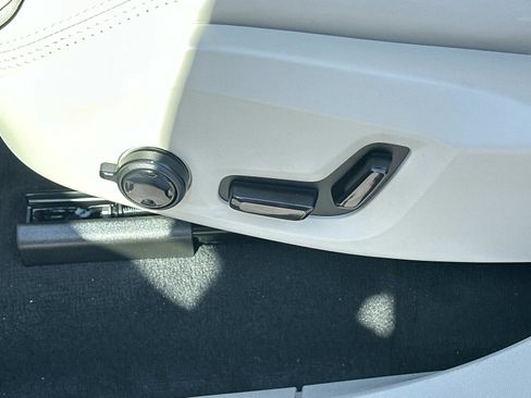 New 2026 Volvo XC90 B6 Ultra image 14