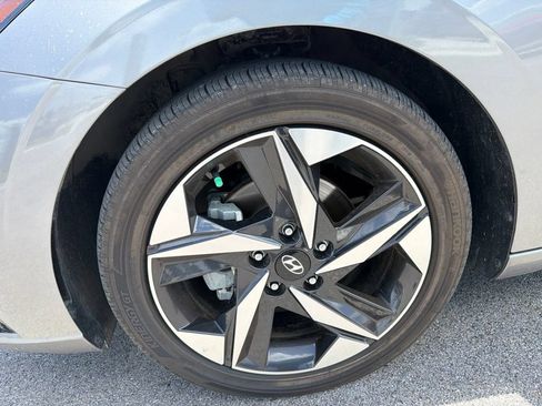 Certified 2023 Hyundai Elantra Limited w/ Cargo Package FWD image 9