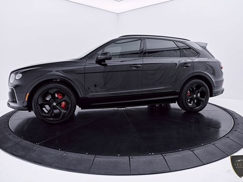 Used 2024 Bentley Bentayga AWD/4WD image 10