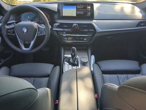 Used 2023 BMW 530i w/ Premium Package image 14