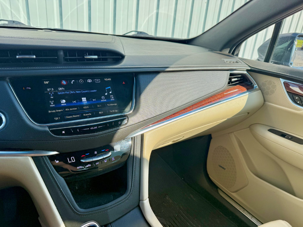 Used 2018 Cadillac XT5 Luxury w/ Driver Awareness Package AWD/4WD image 19