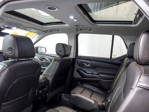 Certified 2019 Chevrolet Traverse LT w/ LT Premium Package AWD/4WD image 16