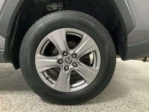Used 2022 Toyota RAV4 XLE AWD/4WD image 14