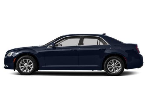 Used 2015 Chrysler 300 Limited RWD image 3