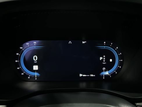 Used 2023 Volvo XC60 B5 Plus image 12