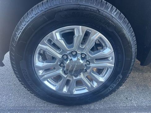 Used 2022 GMC Sierra 2500 Denali image 5