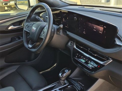 Used 2025 Buick Envista Avenir image 11