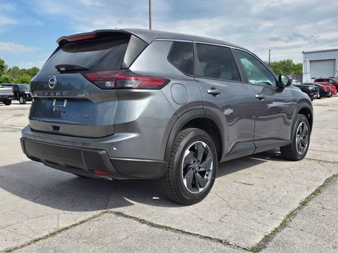 Used 2025 Nissan Rogue SV AWD/4WD image 6