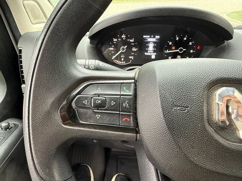 Used 2025 RAM ProMaster 2500 w/ Convenience Group FWD image 21
