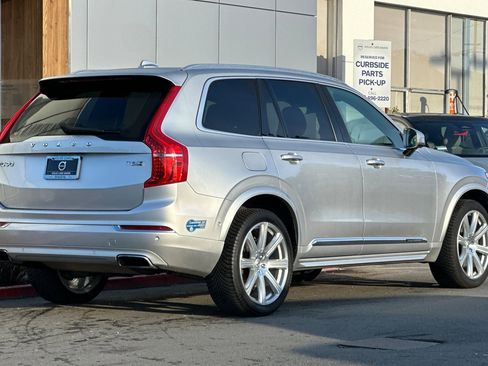Used 2017 Volvo XC90 T8 Inscription w/ Vision Package image 2